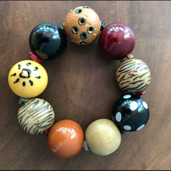 Two chunky, funky, unique bracelets: 1 w/unusual types of large beads & a bangle - Picture 6 of 13